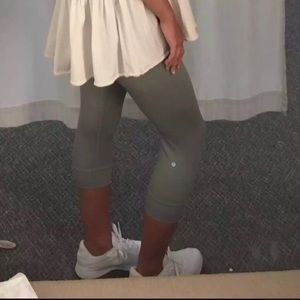 lululemon athletica cropped legging